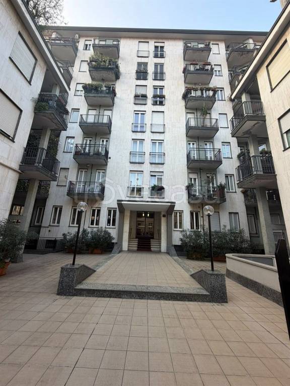 appartamento in vendita a Milano in zona Isola