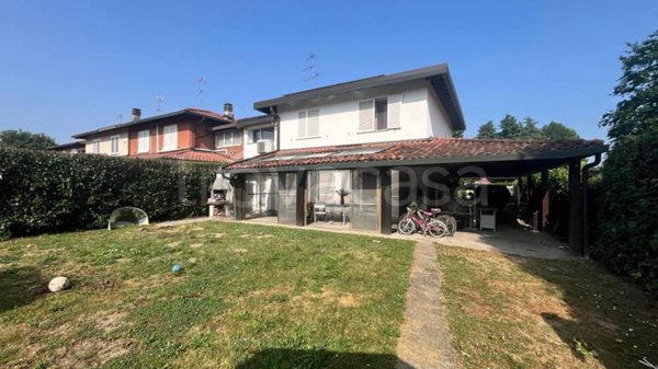 casa indipendente in vendita a Milano in zona Niguarda