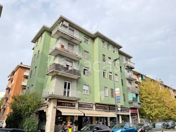 appartamento in vendita a Milano in zona Lorenteggio
