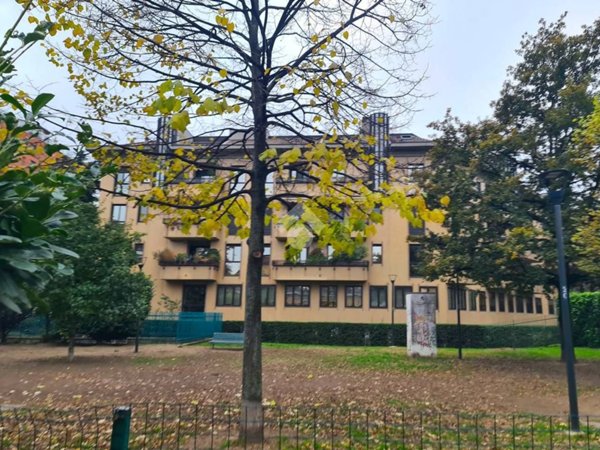 ufficio in vendita a Milano in zona Isola