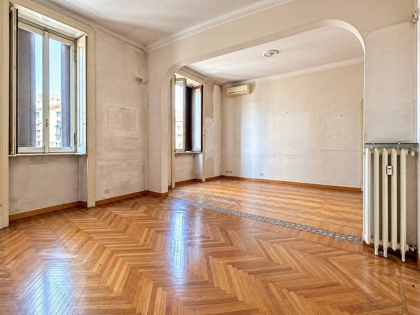 appartamento in vendita a Milano in zona Bullona