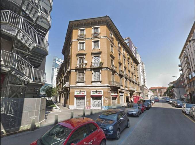locale commerciale in vendita a Milano in zona Centro Direzionale