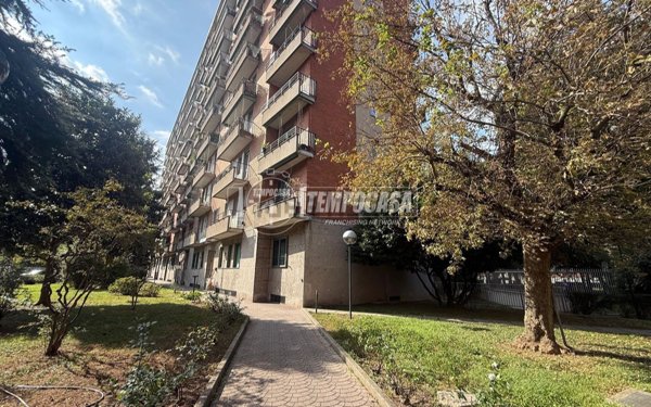 appartamento in vendita a Milano in zona QT8