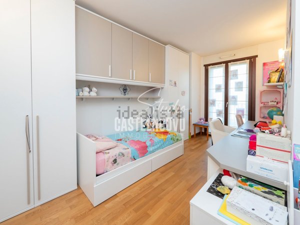 appartamento in vendita a Milano in zona Quarto Cagnino