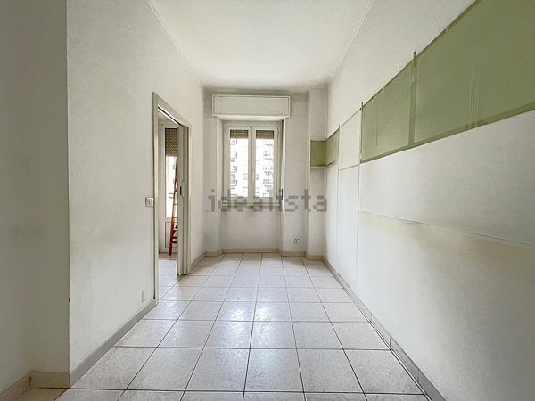 appartamento in vendita a Milano in zona Lorenteggio