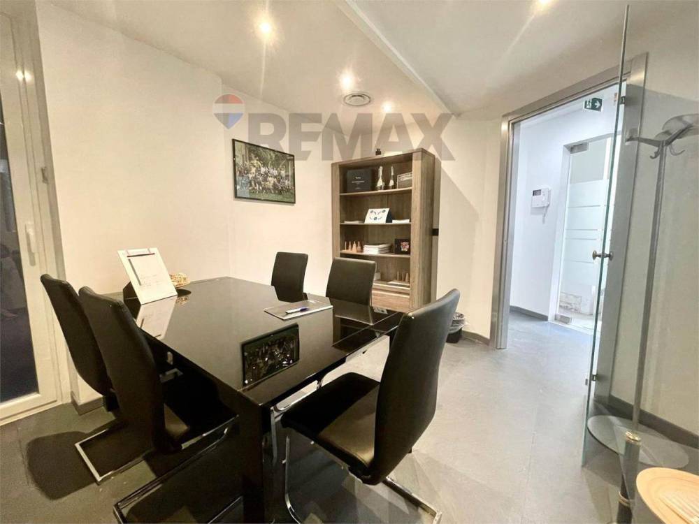 ufficio in vendita a Milano in zona Sempione