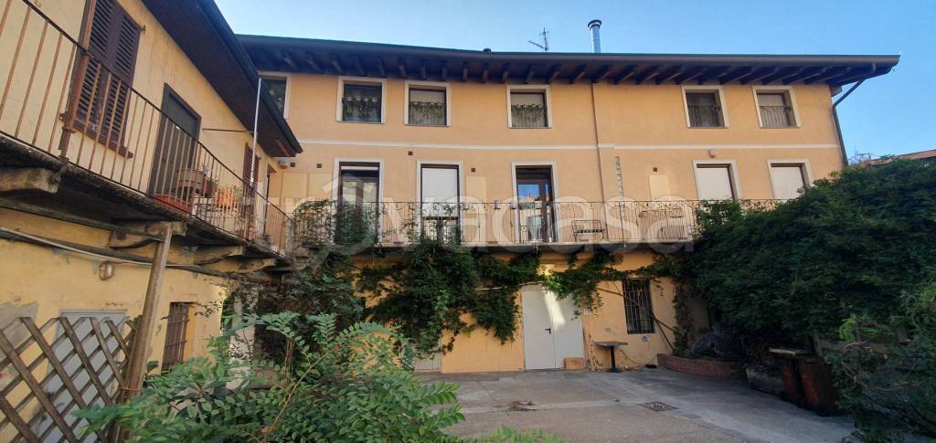 appartamento in vendita a Milano in zona Bocconi
