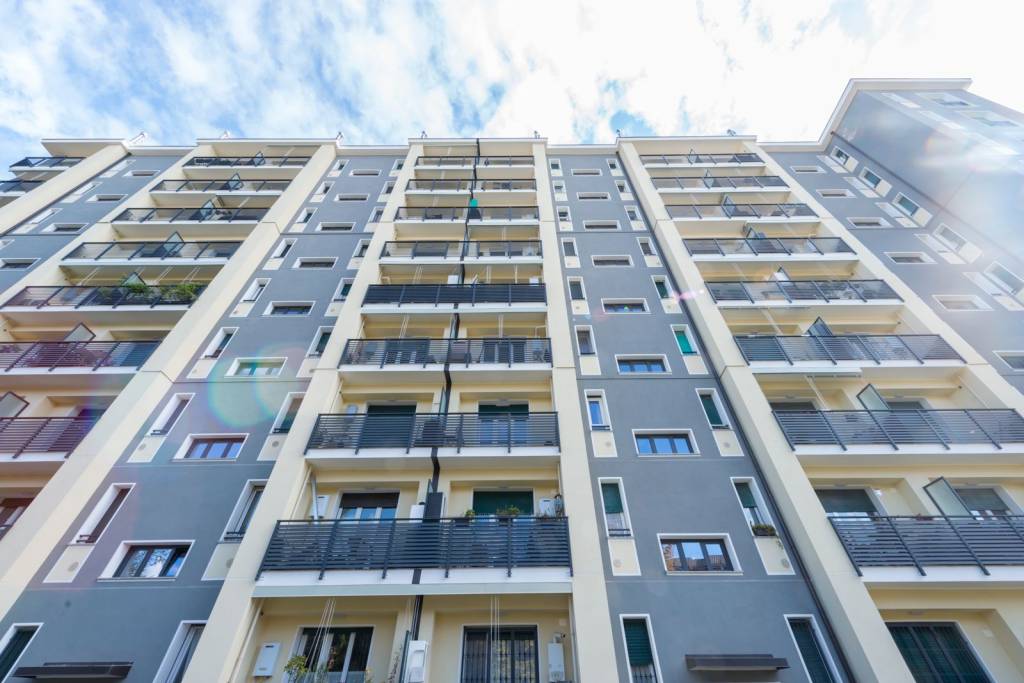 appartamento in vendita a Milano in zona Lorenteggio