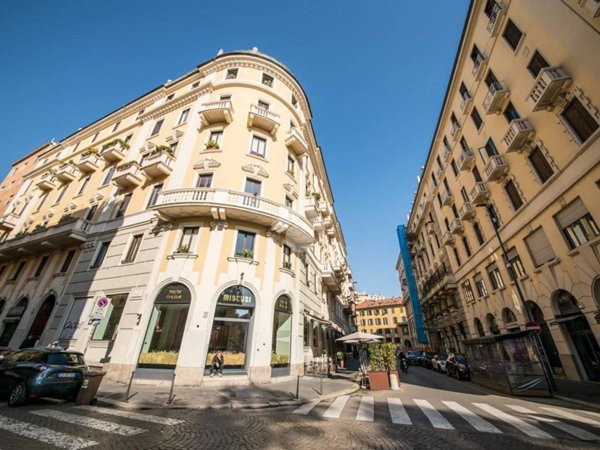 appartamento in vendita a Milano in zona Sant'Ambrogio