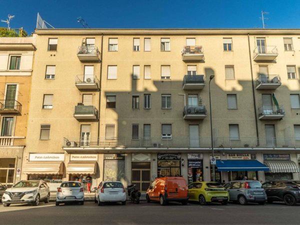 appartamento in vendita a Milano in zona Famagosta
