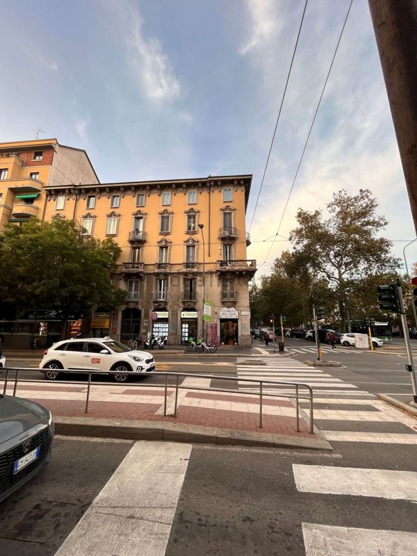 appartamento in vendita a Milano in zona XXII Marzo