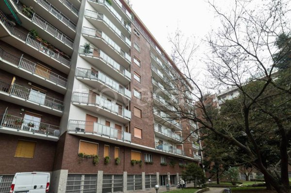 appartamento in vendita a Milano in zona De Angeli