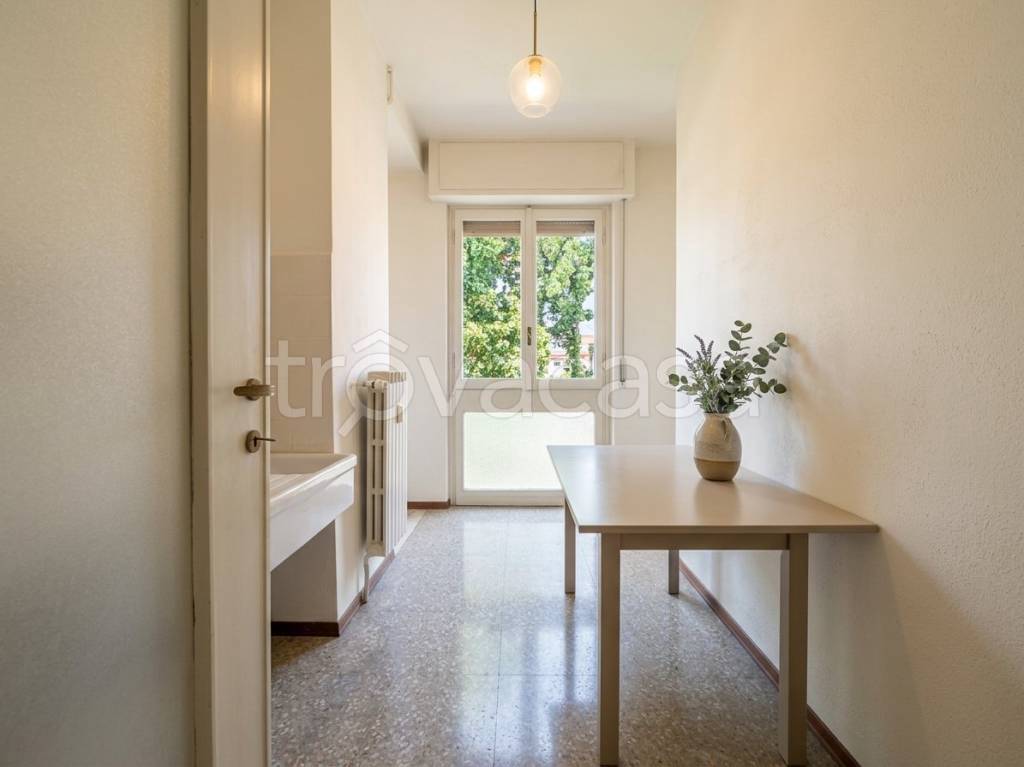 appartamento in vendita a Milano in zona Lorenteggio