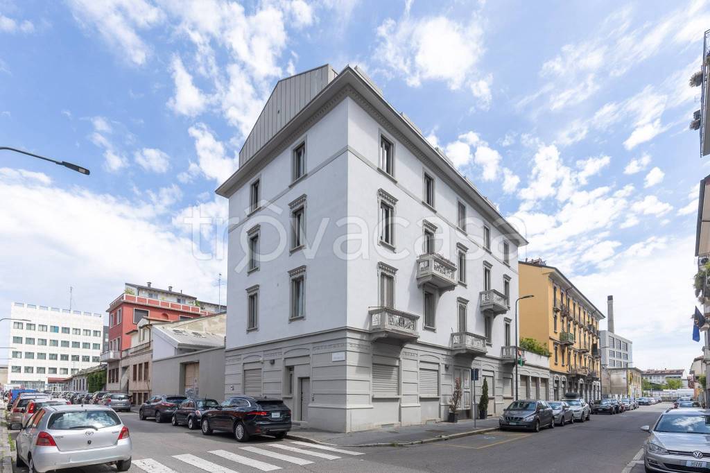 appartamento in vendita a Milano in zona Scalo Romana