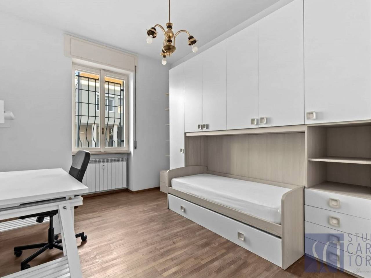 appartamento in vendita a Milano in zona Famagosta