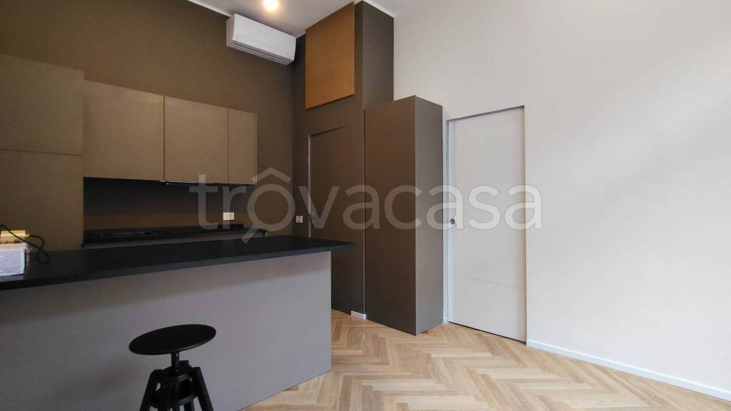 appartamento in vendita a Milano in zona Porta Genova