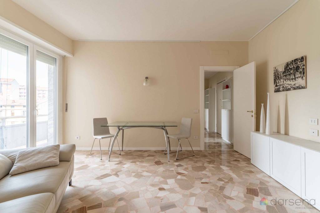 appartamento in vendita a Milano in zona Barona