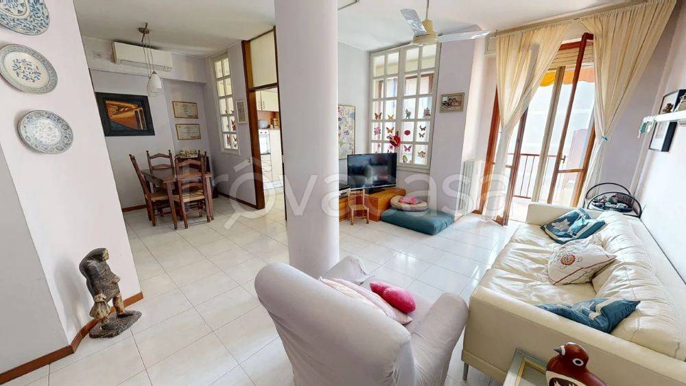 appartamento in vendita a Milano in zona Famagosta