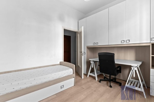 appartamento in vendita a Milano in zona Famagosta