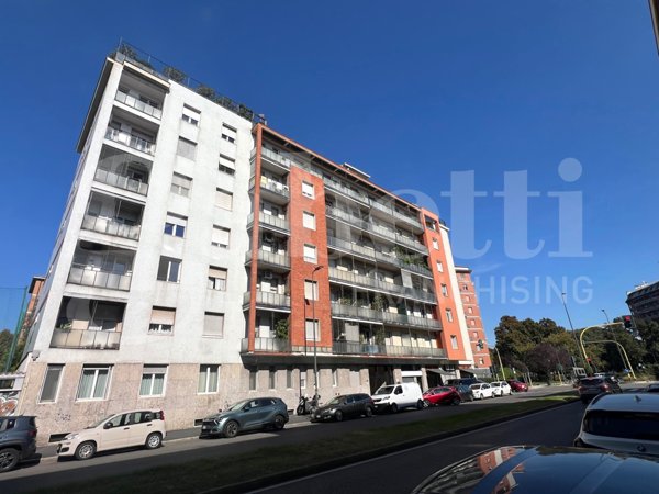 appartamento in vendita a Milano in zona Bande Nere