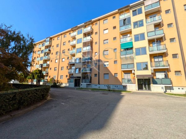 appartamento in vendita a Milano in zona Trenno