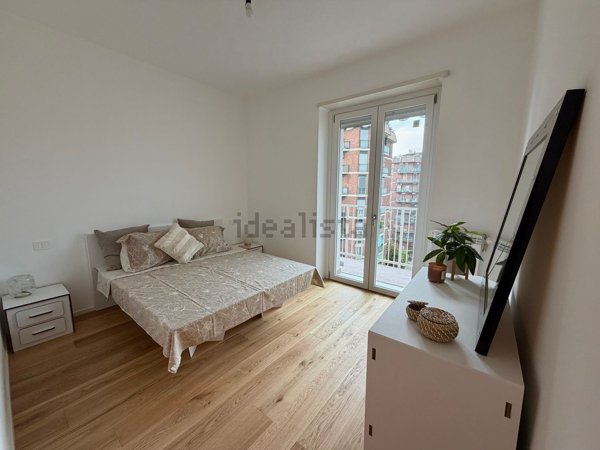 appartamento in vendita a Milano in zona Lorenteggio