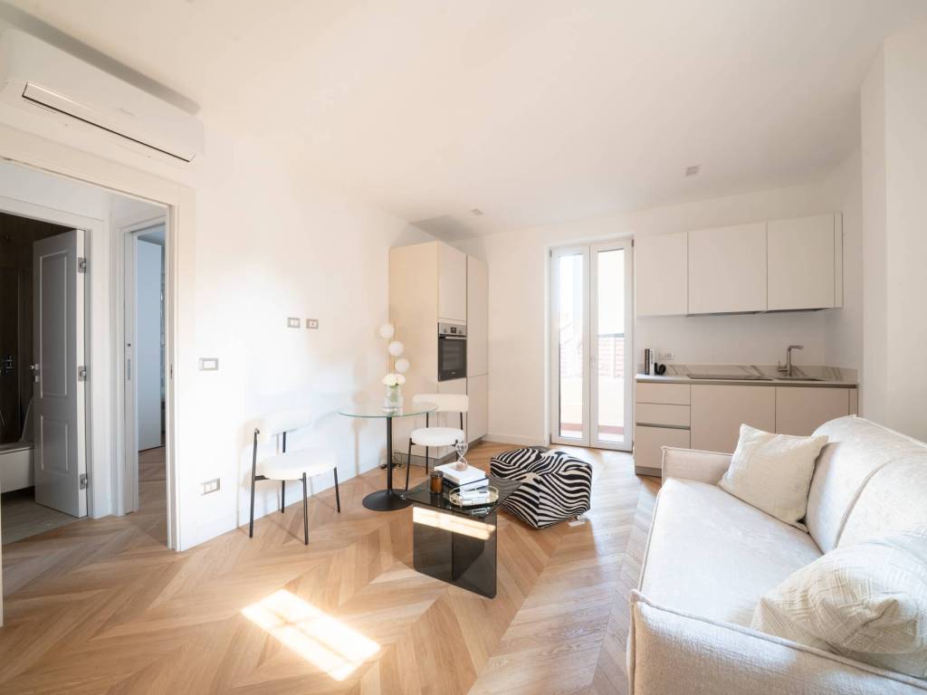 appartamento in vendita a Milano in zona Porta Genova
