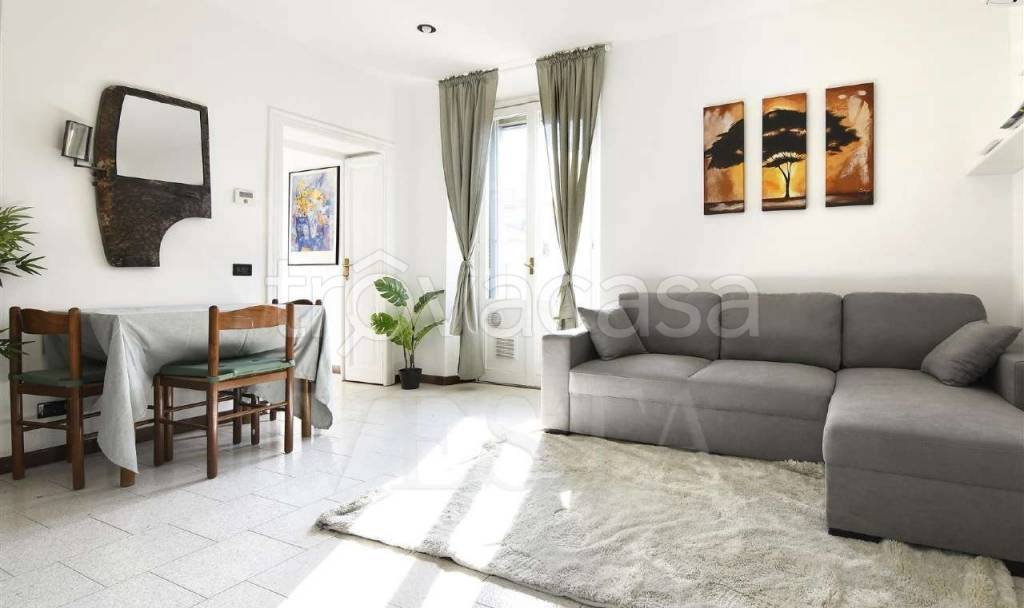appartamento in vendita a Milano in zona De Angeli