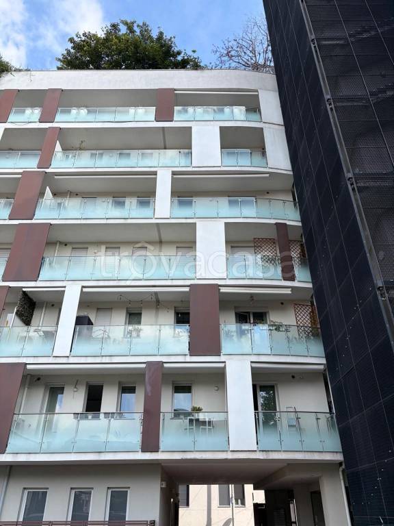 appartamento in vendita a Milano in zona Vigentino