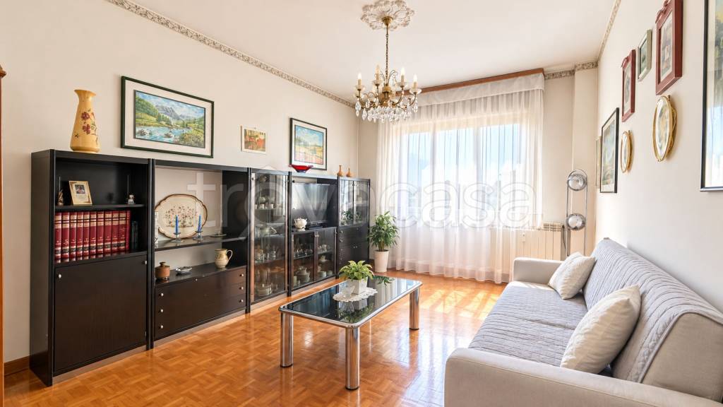 appartamento in vendita a Milano in zona Gratosoglio