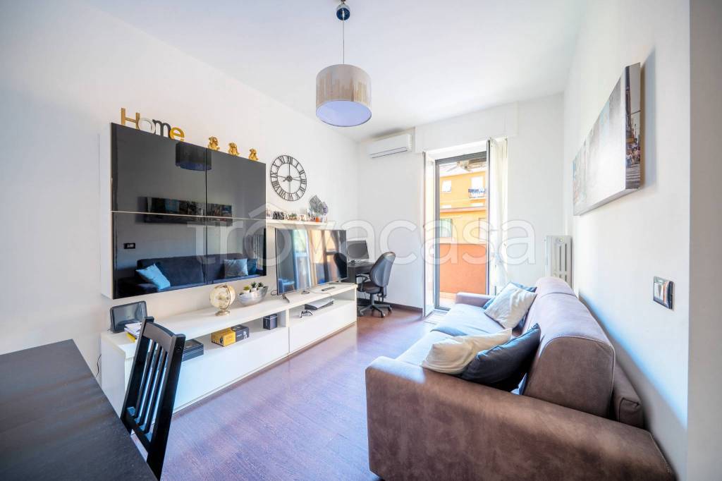 appartamento in vendita a Milano in zona Rottole