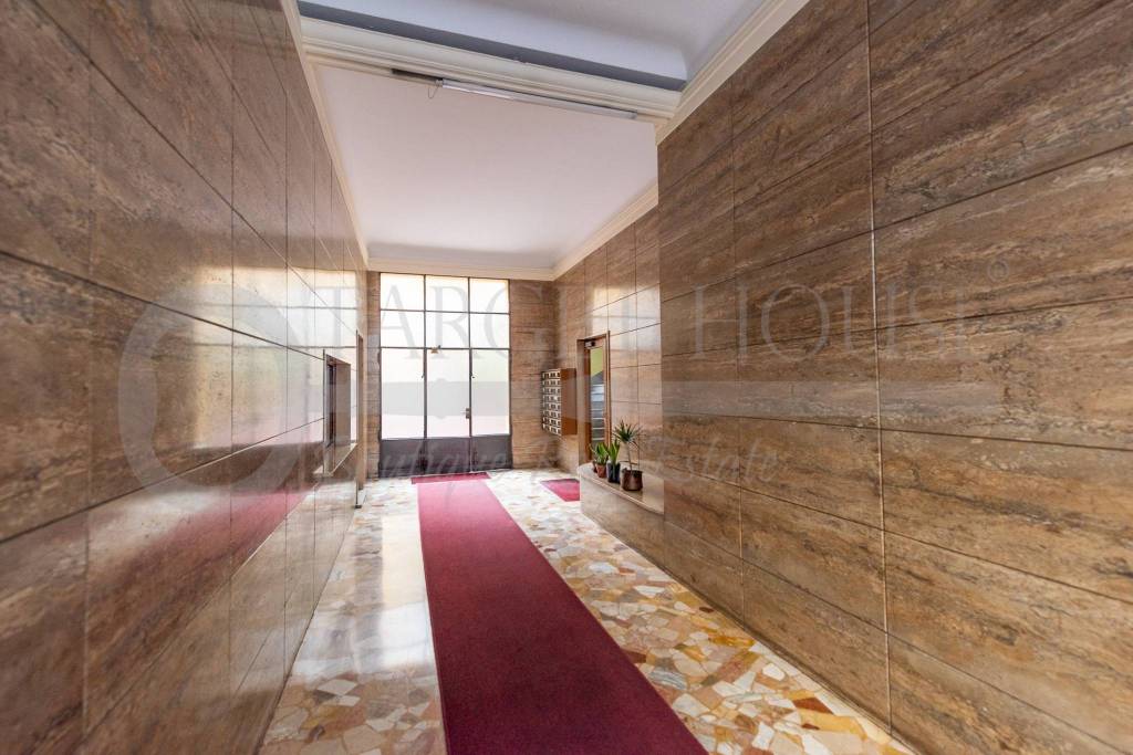 appartamento in vendita a Milano in zona Paolo Sarpi