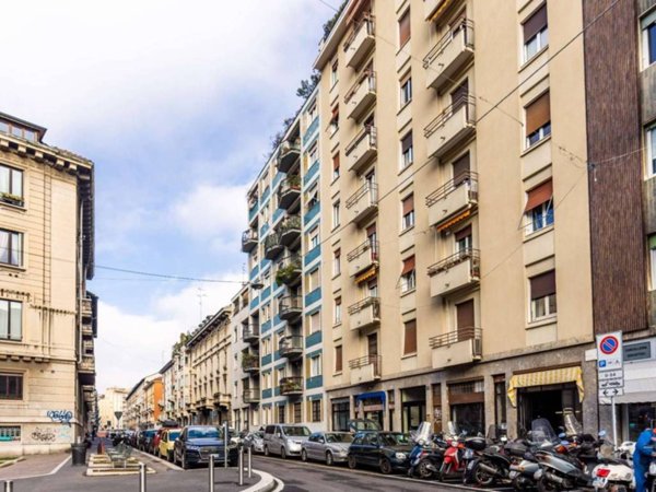 ufficio in vendita a Milano in zona Solari