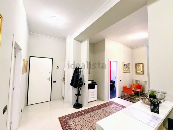 ufficio in vendita a Milano in zona Corsica