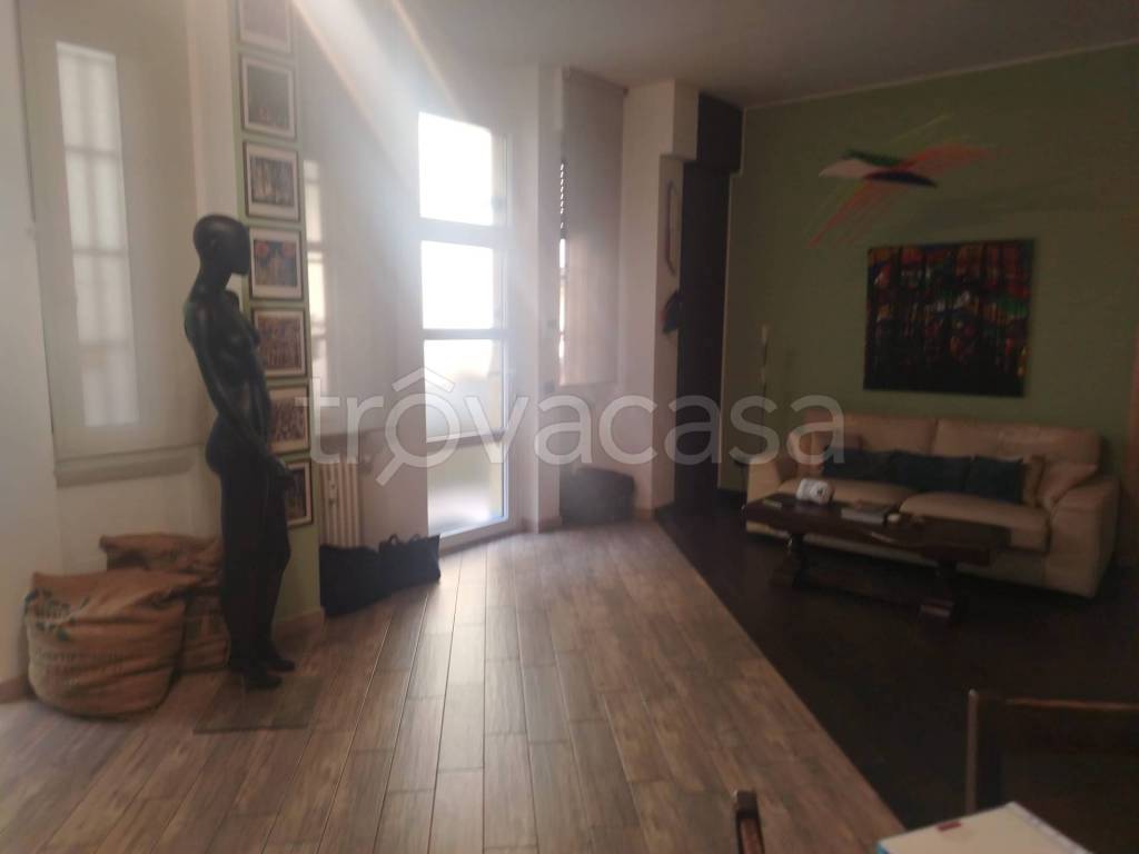 appartamento in vendita a Milano in zona Sempione