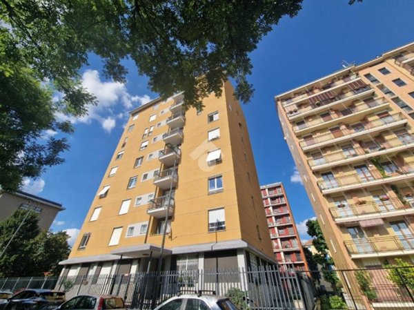 appartamento in vendita a Milano in zona Lorenteggio