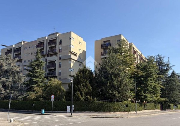 appartamento in vendita a Milano in zona Gallaratese