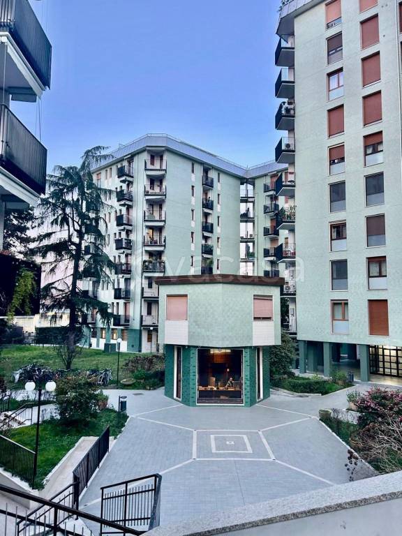 appartamento in vendita a Milano in zona Piazzale Lodi