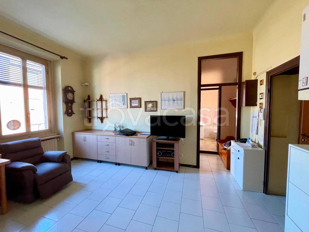 appartamento in vendita a Milano in zona Baggio