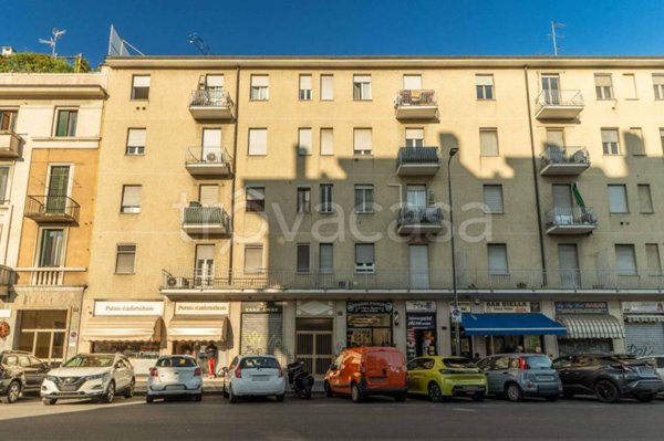 appartamento in vendita a Milano in zona Famagosta