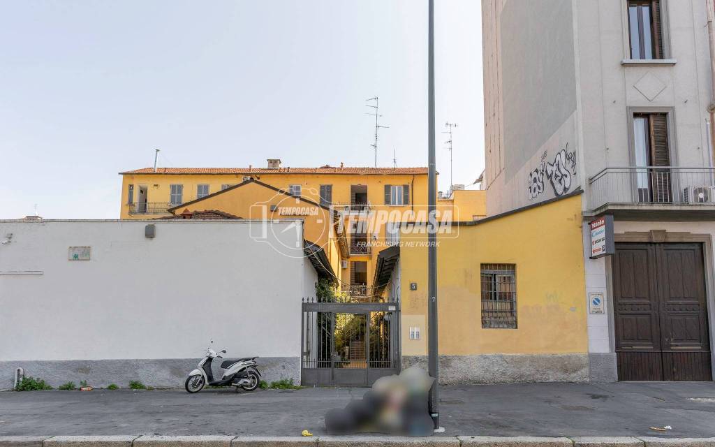appartamento in vendita a Milano in zona Famagosta