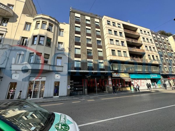 locale commerciale in vendita a Milano in zona Loreto