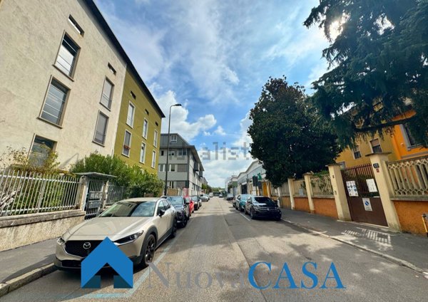 appartamento in vendita a Milano in zona Precotto