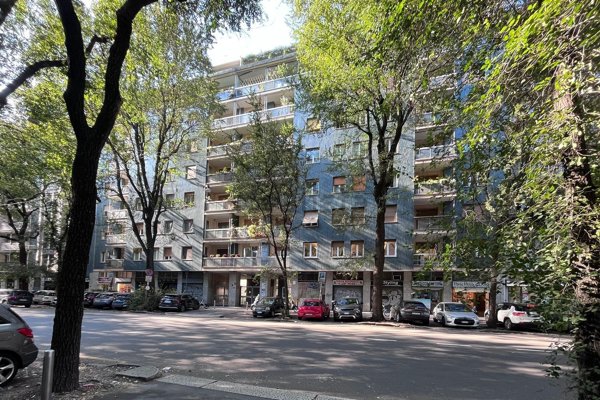 appartamento in vendita a Milano in zona Sempione