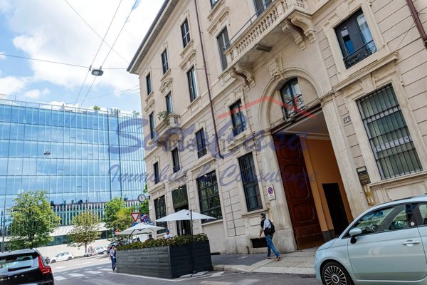 appartamento in vendita a Milano in zona Porta Nuova