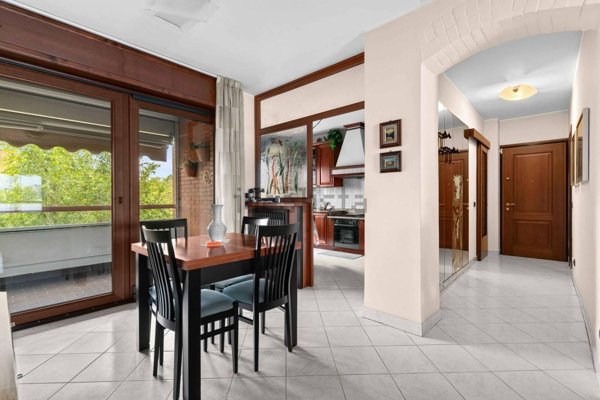 appartamento in vendita a Milano in zona Famagosta