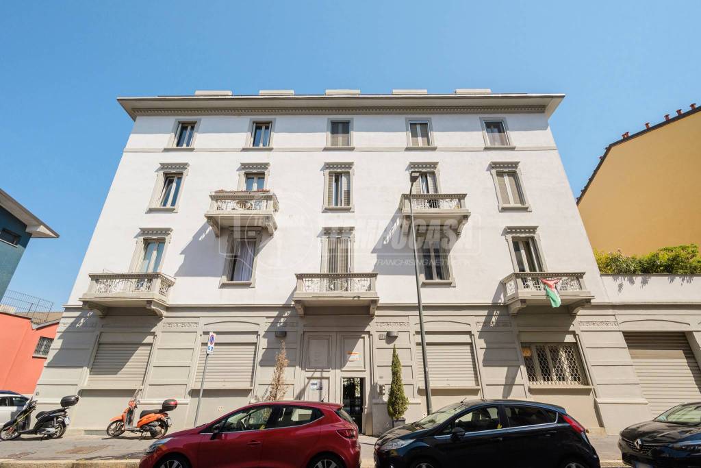 appartamento in vendita a Milano in zona Vigentino