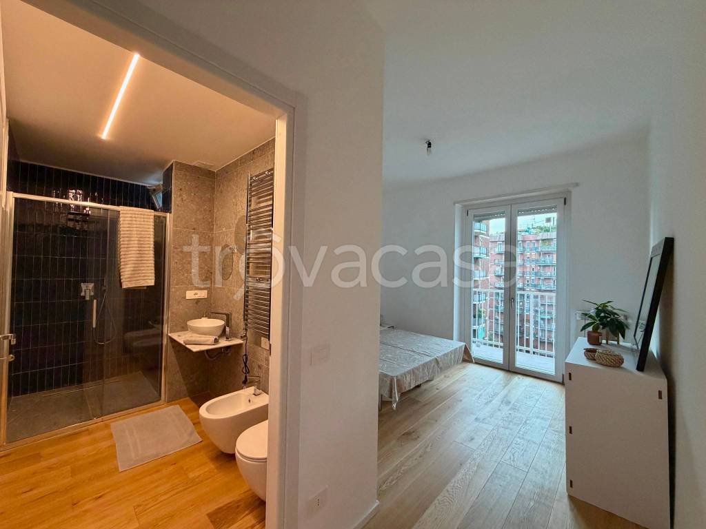 appartamento in vendita a Milano in zona Lorenteggio