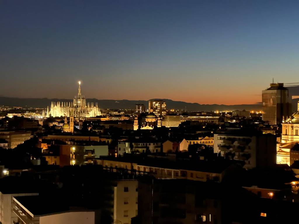 appartamento in vendita a Milano in zona Porta Garibaldi