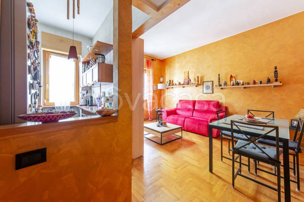 appartamento in vendita a Milano in zona Vigentino